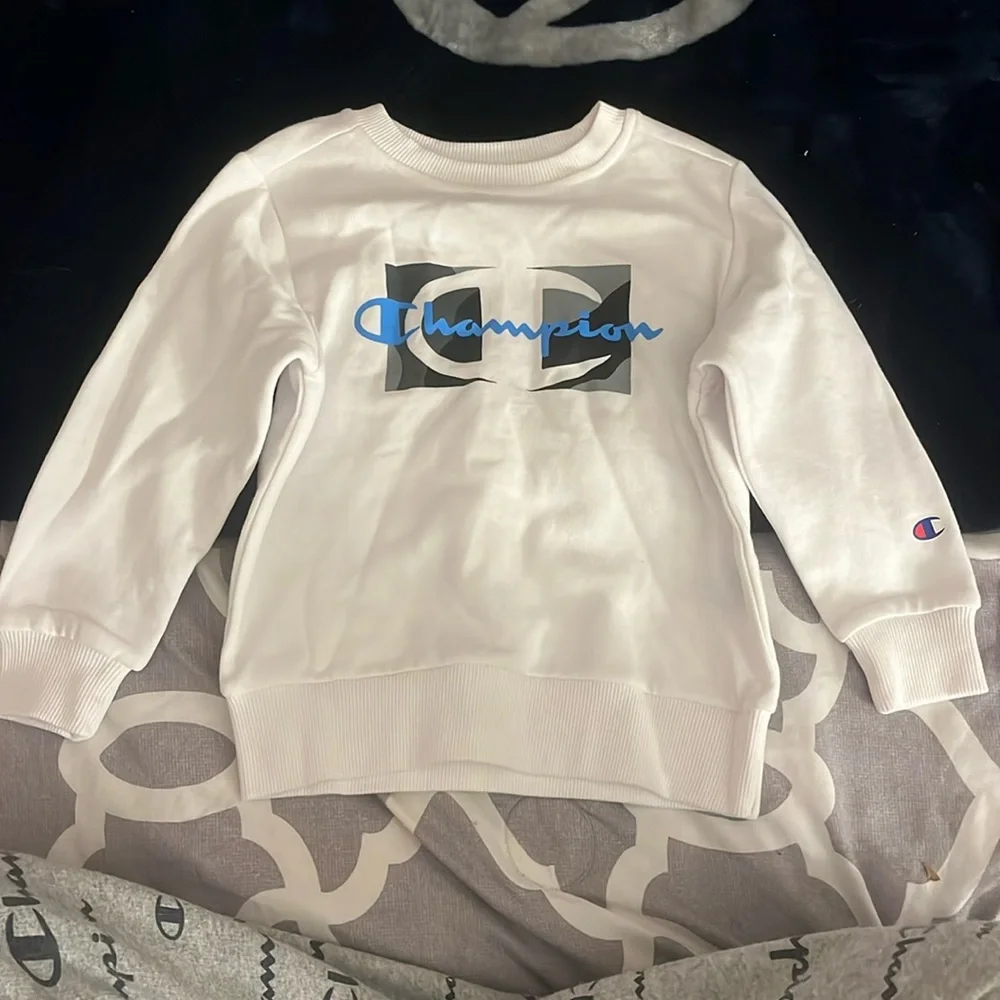 Sweater - Picture 1 of 2